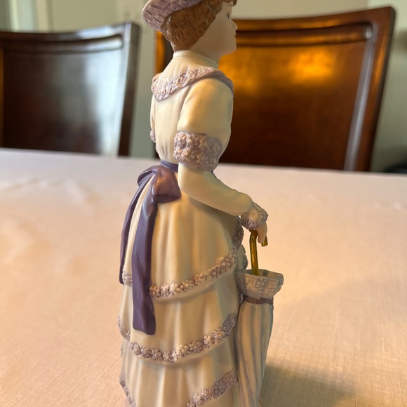 Vintage Victorian figurine Porcelain “Penelope” #1491 - Picture 2 of 12